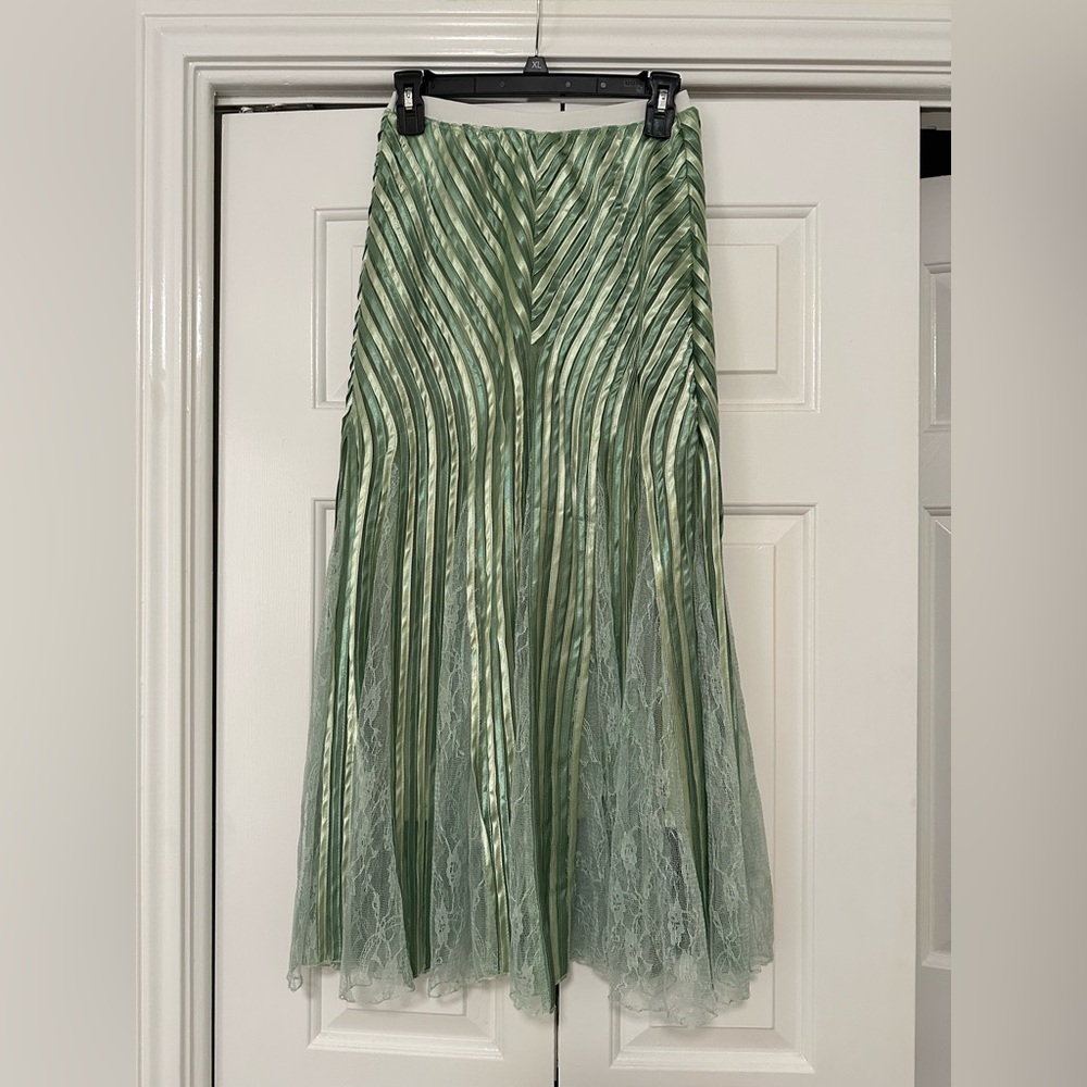 Elegant Green Pleated Skirt